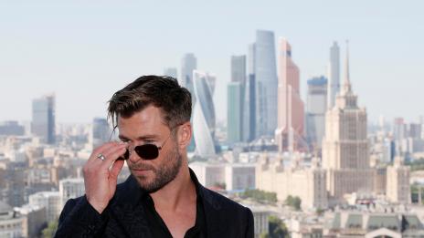 Крис Хемсуърт съвсем скоро ще си има звезда на Алеята на славата