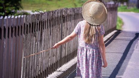 Учени съветват: Разхождайте се поне час, ако работите седнали