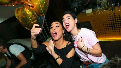 Мария Илиева с годежен пръстен?