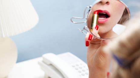 Френска красота: Задължителна козметика