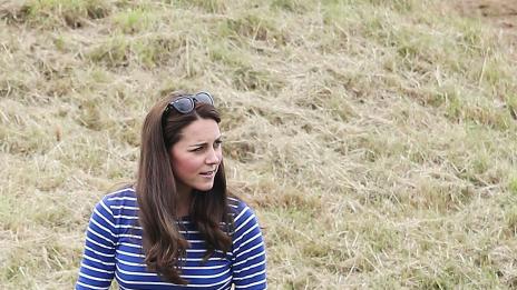 Принц Джордж е подложен на тормоз от папараците