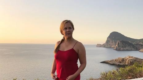 Ейми Шумър отрече да е бременна