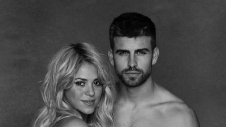 Бременната Шакира и Жерар се разголиха за благотворителност