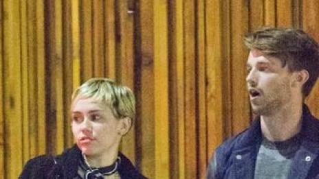 Патрик Шварценегер рискува наследство заради Майли Сайръс