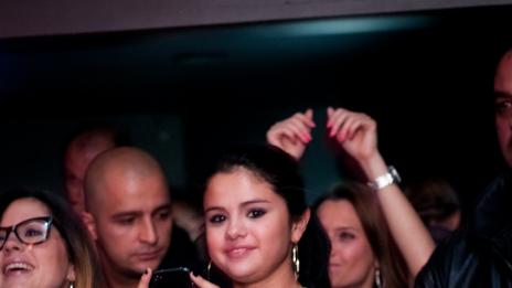 Селена Гомес се смеси с тълпата в столично заведение