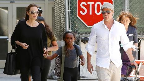 Биологичната майка на Захара Джоли-Пит иска достъп до детето