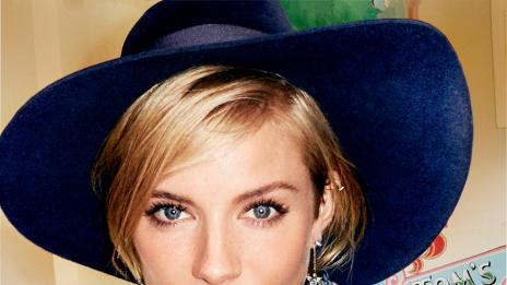 Сиена Милър позира с дъщеря си за Vogue