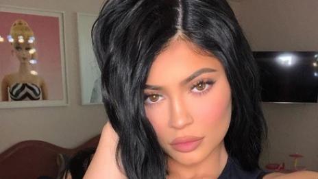 Кайли Дженър със съвети за плоско коремче