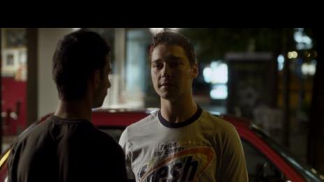 Тео и Явката попадат в тежка катастрофа