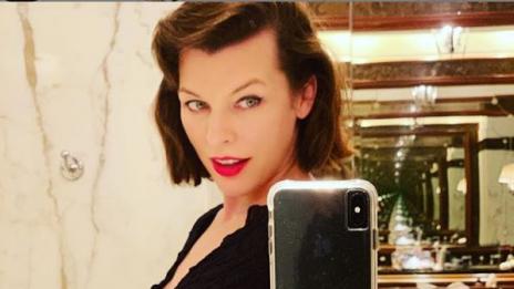 Мила Йовович бременна с трето