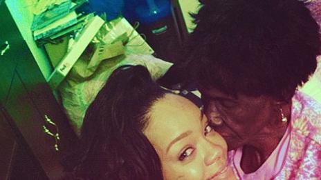 Почина бабата на Риана