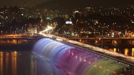 Фонтанът на дъгата в Сеул