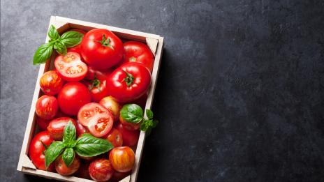 Пушачите да наблягат на доматите и ябълките