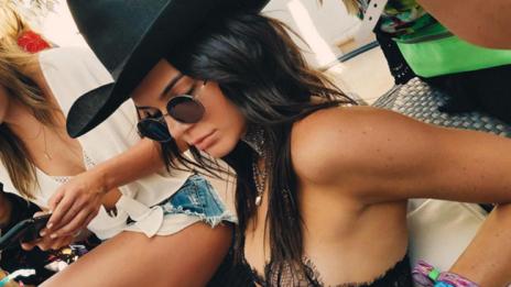 Кендъл Дженър се охарчи с 52 000 долара за... диван