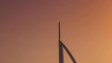 На вниманието на моделките: Опера и книжарница в Дубай