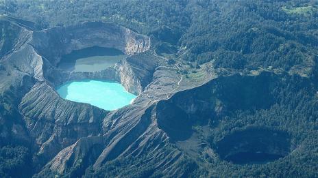 Кели Муту – трицветните езера в Индонезия
