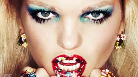 Експлозия от цветове и усмивки