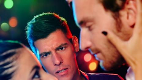 Възможно ли е да сме моногамни само в определена връзка?