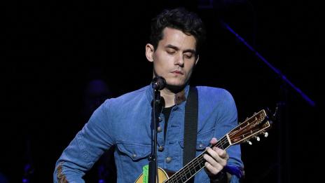 Джон Майър си пада по Лиа Мишел