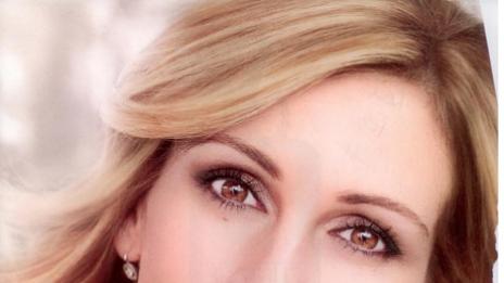 Джулия Робъртс и Кристи Търлингтън във Фотошоп скандал