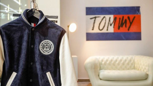 Tommy Hilfiger представи на живо колекцията си за сезон есен 2022