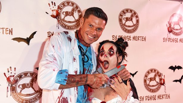 Инфлуенсърите Мартин Микелиус и Дениз Мертен на парти в Германия, Снимка: Getty Images.