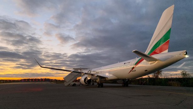 „България Еър“ посреща третия си самолет Airbus A220-300 в своя флот