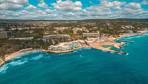 Празници на гроздолечението, виното и спа терапиите с грозде в курорта Св. св. Константин и Елена