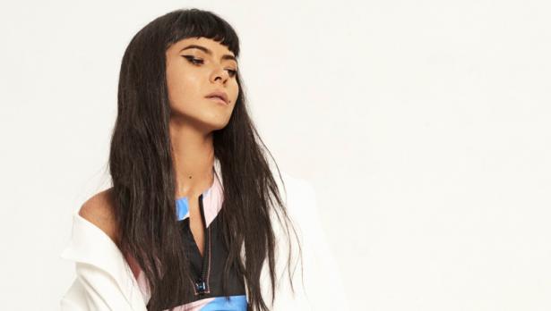 Далеч от публиката: Как поддържа форма румънската звезда Ина? 