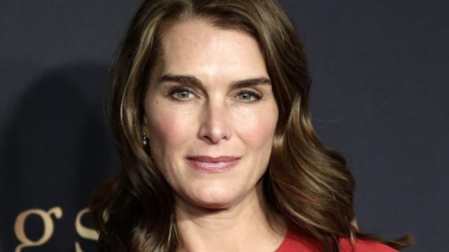 Шлем, разкрасителна или предпазна маска: Изборът на Брук Шийлдс