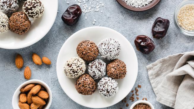 Как да приготвите: Сурови бонбони с бадеми 