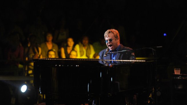 Елтън Джон – откровен за рака и за опасността от смъртта