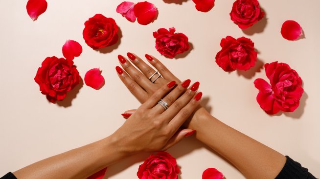Маникюр за Свети Валентин – идеи, с които ще накарате мъжа да се влюби още повече