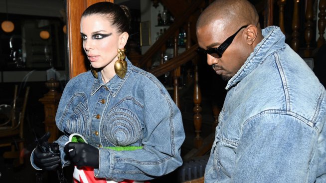 Грим за 2022: Изразената и плътна очна линия е на мода