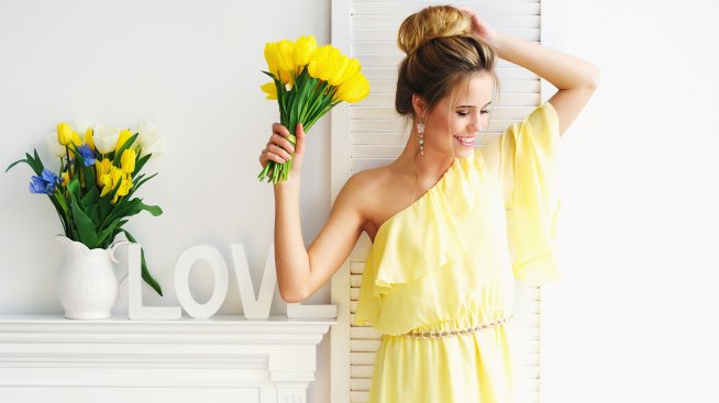 Бързо, лесно, елегантно – с какви обувки да съчетаете пролетната си рокля