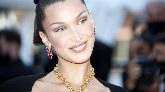 Прически есен 2021 – Бела Хадид като новата Ариел 