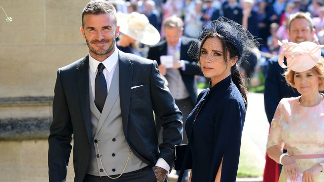 25 години брак - Дейвид и Виктория Бекъм пресъздадоха сцена от сватбата си