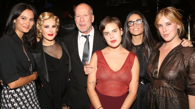 Брус Уилис и любимите му жени – събра двете си съпруги и петте си дъщери