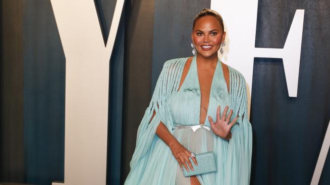 Бременната Криси Тейгън влезе в болница