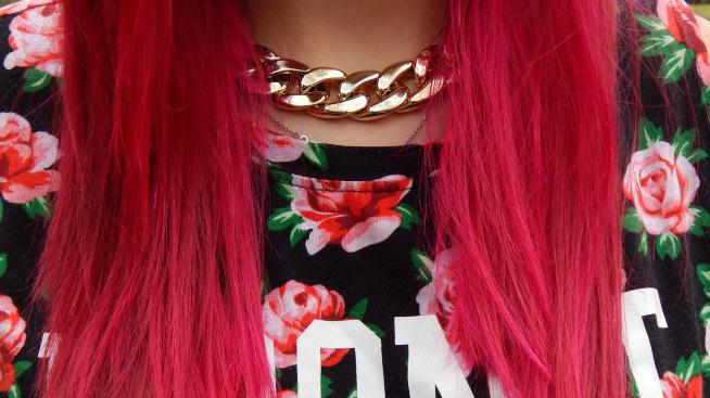 Бруклин Бекъм и Никола Пелц с розови кичури 