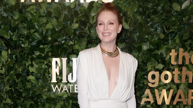 Красива на 62 – Джулиан Мур споделя тайните си