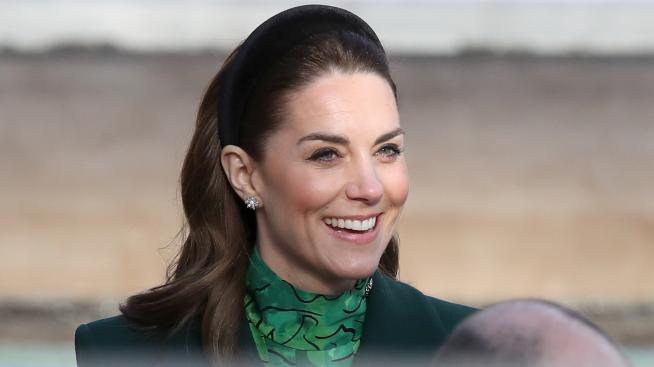 Есенни тенденции: Червеният блейзър на Кейт Мидълтън