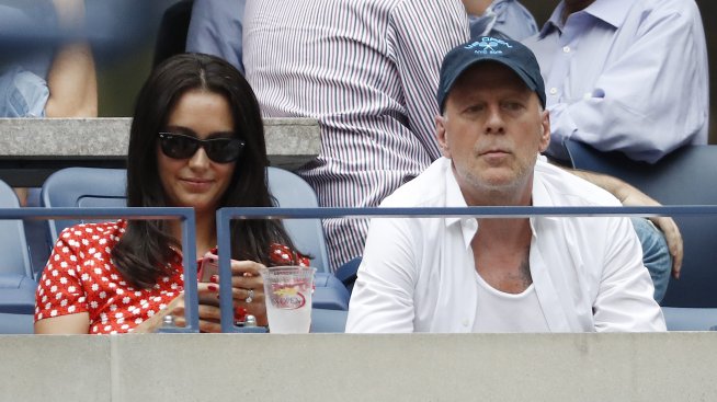 Брус Уилис и съпругата му поздравиха Деми Мур за рождения ѝ ден