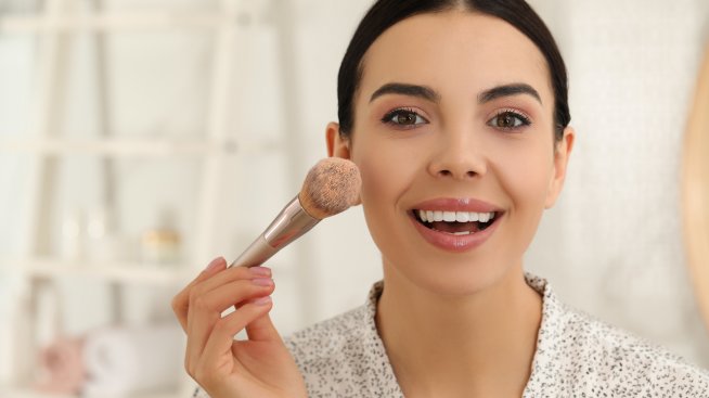 Зима 2022 – как да изпробвате тенденцията за грим „без грим“? 