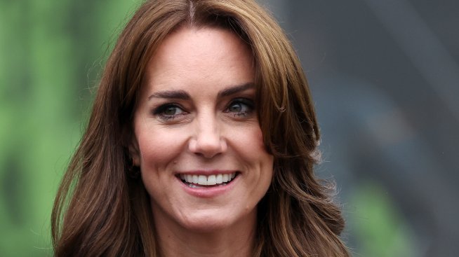 Кейт Мидълтън блести в емералдова рокля за рождения ден на крал Чарлз