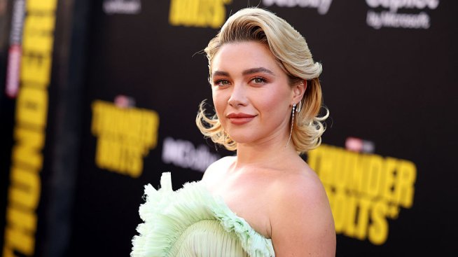 Холивудската актриса Флорънс Пю се е сгодила тайно за приятеля си актьор Фин Коул 