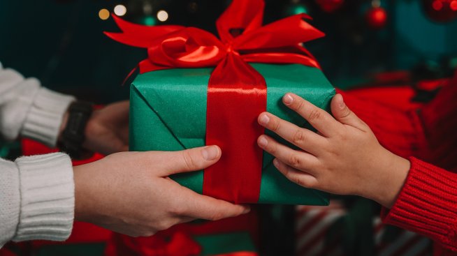 Синът на  Алекс Богданска и Даниел Петканов навърши 5 годинки