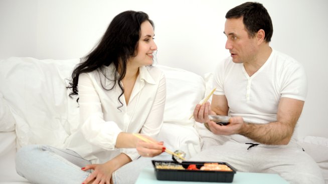 Зодиите, които влизат в любовни връзки, само за да има кой да им угажда