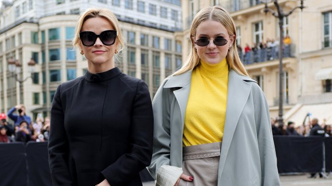 Открийте разликите – Рийз Уидърспун и дъщеря ѝ в Париж