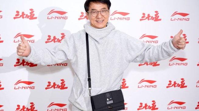 Дъщерята на Джеки Чан твърди, че той я е изоставил, защото е хомофоб